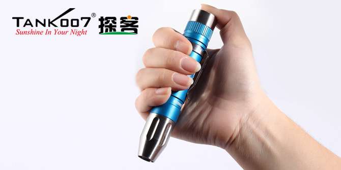 新手收藏家必用珠寶玉石鑒定工具——TANK007照玉手電筒！